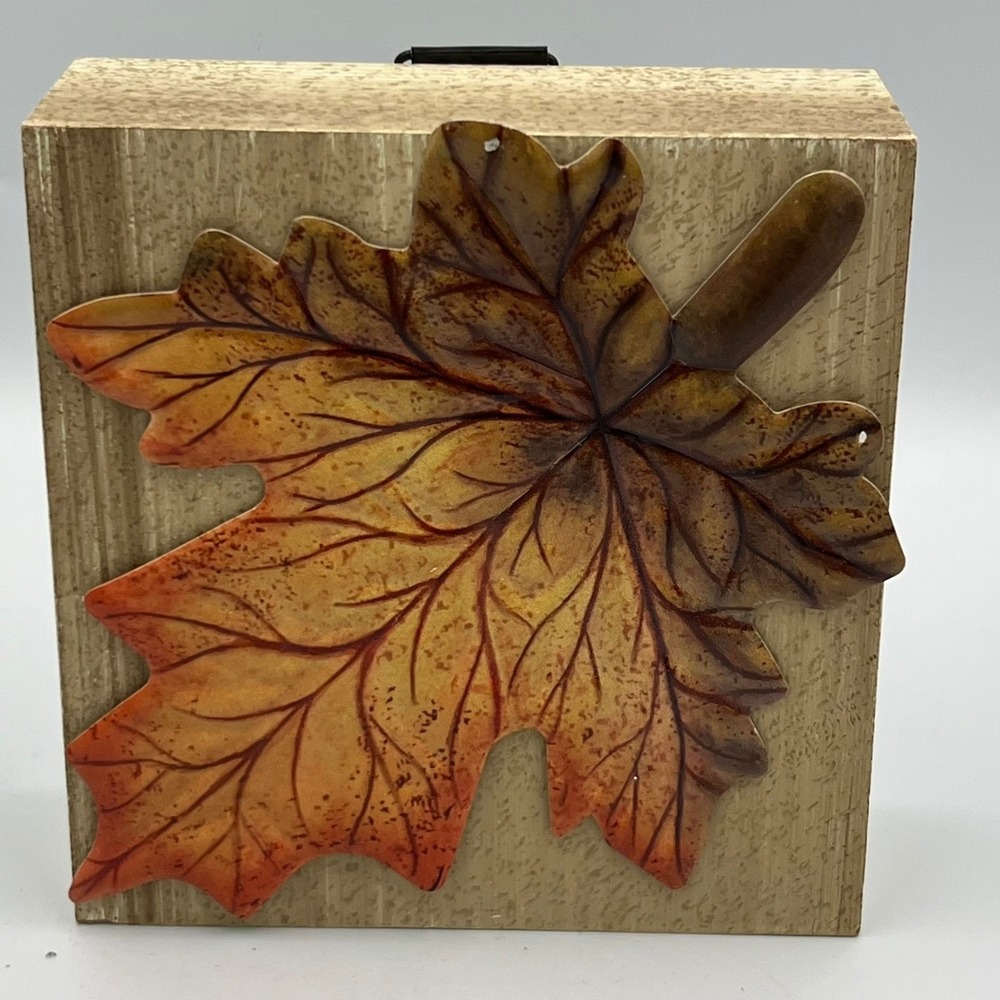 Ashland Fall Tabletop Decor Unisex OS Brown NWOT Metal Leaf Shadow Box